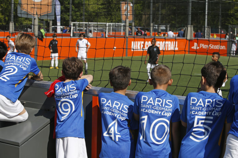 Paris SaintGermain Academy  écoles et stages de foot pour les enfants